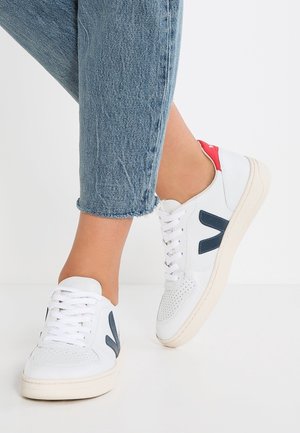 Veja Sneakers - white