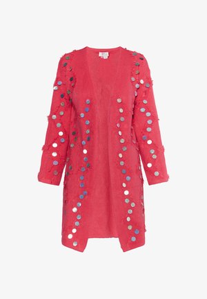 Piros, nyitott elülső kardigán, strukturált anyagból készült, rojtos szélekkel, melyet színes, köralakú flitterek díszítenek az elején.