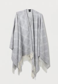 Γκρι πόντσο με λευκό γεωμετρικό μοτίβο, τελειωμένο με κρόσσια στις άκρες. Κατασκευασμένο από μαλακό υλικό, διαθέτει ανοιχτό μπροστινό σχέδιο.