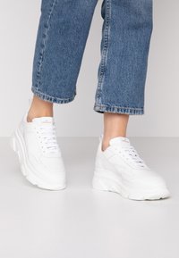 Copenhagen Studios - CPH40 - Trainers - white Thumbnail Image 1