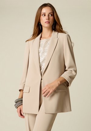 Oltre, BLAZER DRITTO CON MANICHE A TRE QUARTI - Kurzmantel - beige