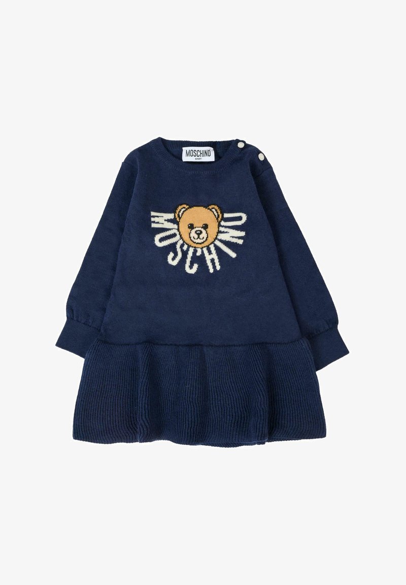 Abito lavorato a maglia blu navy con grafiche di un orso e il testo "MOSCHINO". Maniche lunghe con dettagli a bottone; texture a costine sulla gonna.