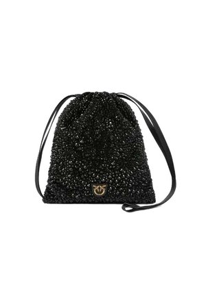 Borsa a coulisse nera con perline, dotata di un'apertura arricciata, con superficie testurizzata, tracolla liscia nera e un piccolo emblema dorato sul fronte.