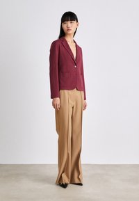 BOSS JONALAHRA - Bleizeris - dark red