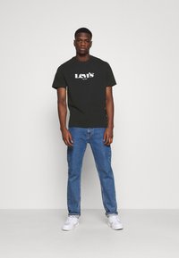 Levi's® RELAXED FIT - T-shirt print - blacks