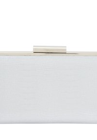 Fehér műbőr clutch, krokodil bőrmintával, fém zárómechanizmussal és lapos téglalap alakú formával.