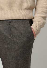 PROFUOMO Pantalones chinos - brown
