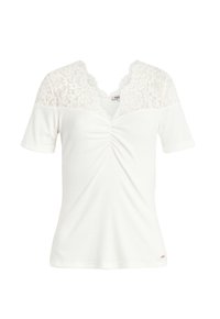 Hvid T-shirt med korte ærmer, der har en blondeudskæring og samling foran, lavet af blødt, textured stof.