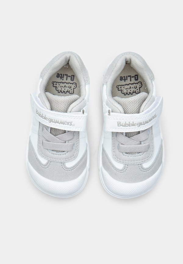 BUBBLEGUMMERS  – Krabbelschuh – bianco
