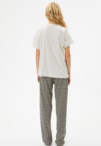 Koton LEOPARD PINTED SHORT SLEEVE SET - Pijama - brown