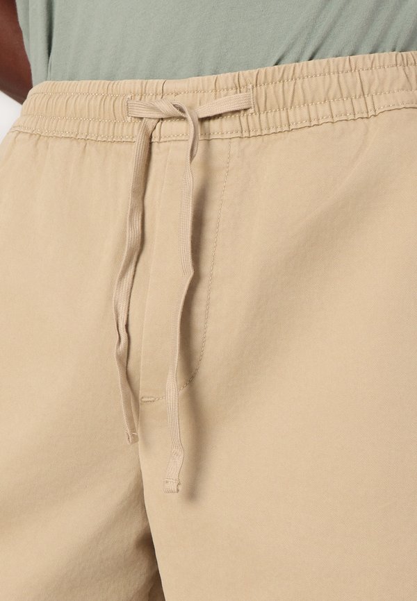 ESSENTIAL EASY  - Shorts - iconic khaki2