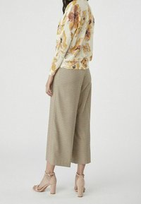 NAF NAF Sweatshirt - beige