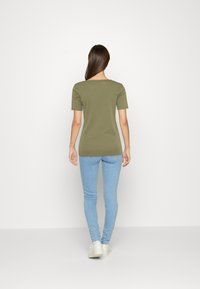 s.Oliver T-shirt basic - olivgrün