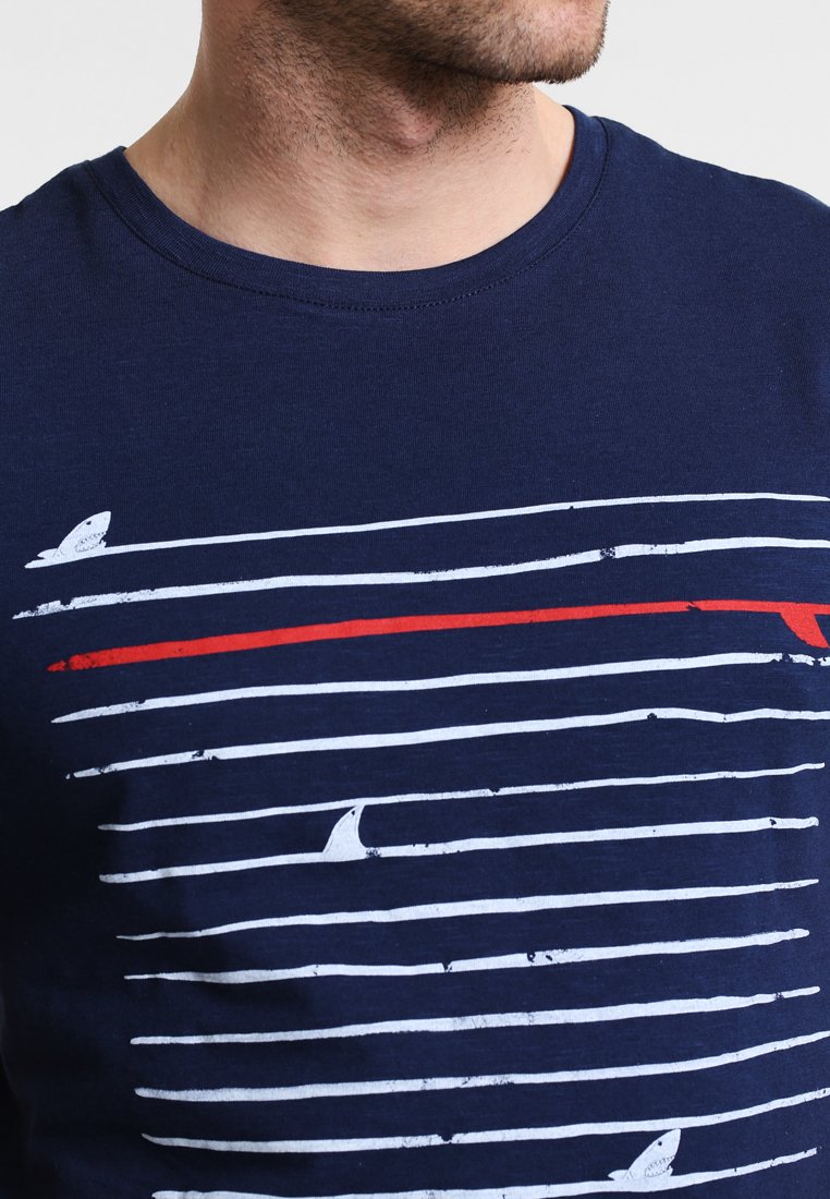 Herren T-Shirts basic | Pier One T-Shirt print navy/dunkelblau - JR02719 Herren T-Shirts basic | Pier One T-Shirt print navy/dunkelblau - JR02719