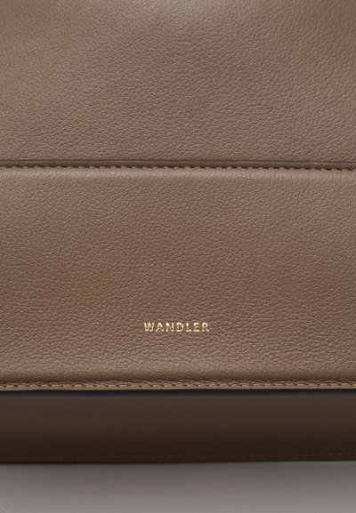 Wandler PENELOPE BAG - Mala de mão - elephant crust