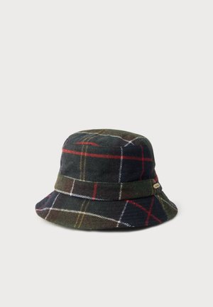 Bucket hat met donker groen, rood, wit en geel ruitpatroon op een lichtgrijze achtergrond.
