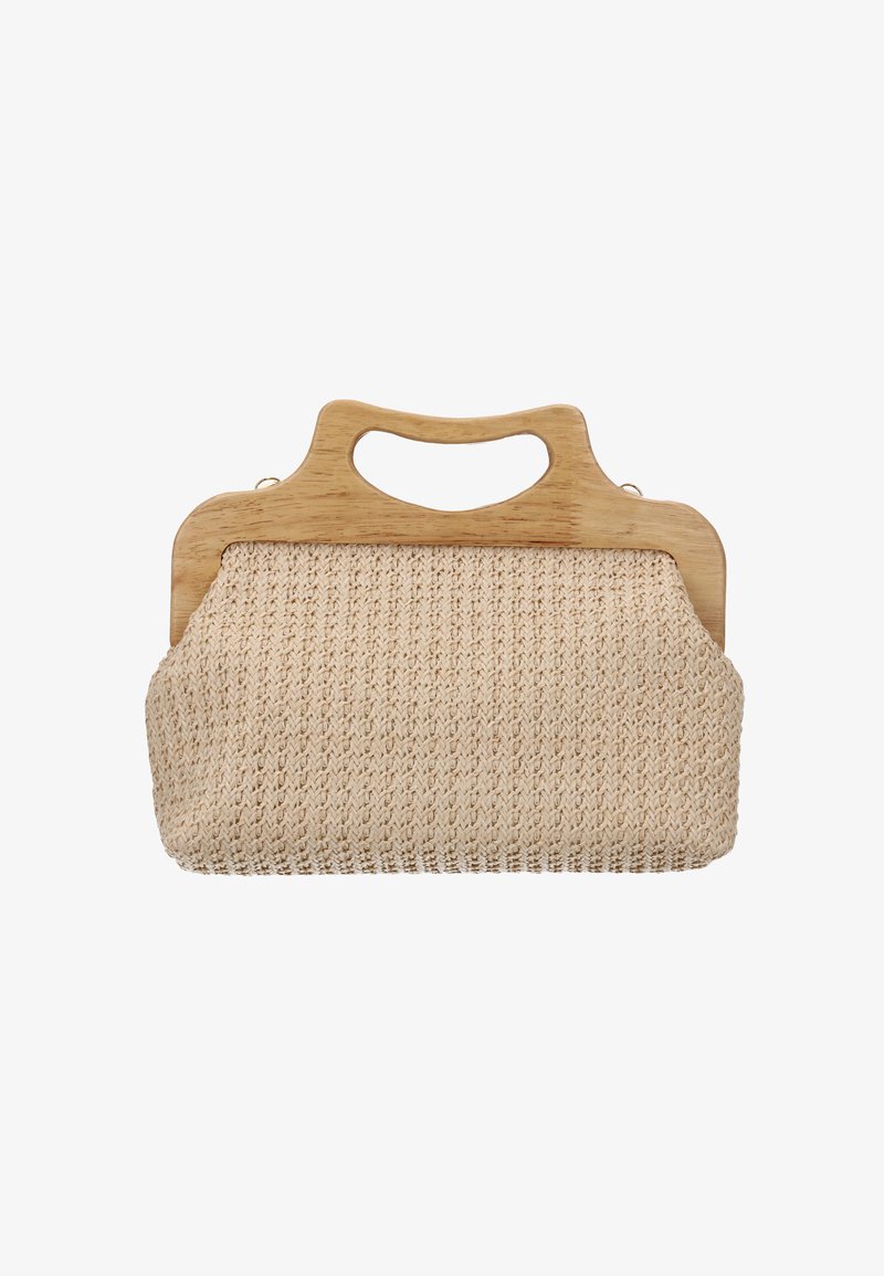 Bolso tejido beige con asa de madera curva y forma rectangular, aislado sobre fondo blanco.