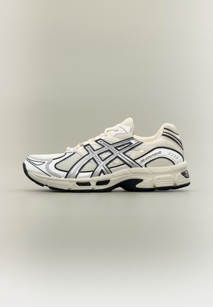 ASICS SportStyle, GEL STRATUS UNISEX - Маратонки - cream/pure silver-coloured