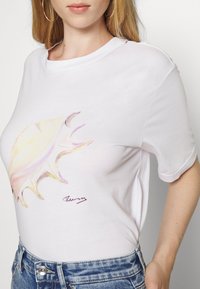 Monki T-shirt estampada - white