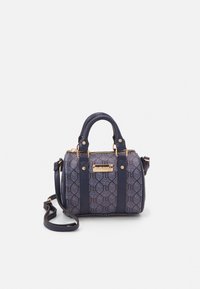 Piccola borsa a manico in navy con corpo in tessuto a motivo, dettagli in metallo dorato, doppi manici superiori e tracolla rimovibile.