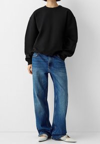 Bershka Sweatshirt - black