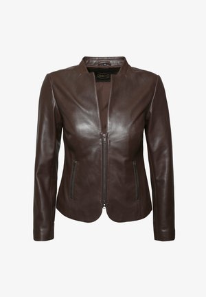 Bruine leren jas met een staande kraag, voorrits en twee ritszakken. Glad oppervlak met een aansluitend ontwerp en geen zichtbare patronen.