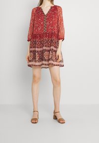 Vero Moda Vapaa-ajan mekko - dark red