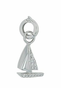 Silver segelbåt charm med polerad yta, pryds av rhinestone-accenter och har en cirkulär fästanordning för att fästa i smycken.