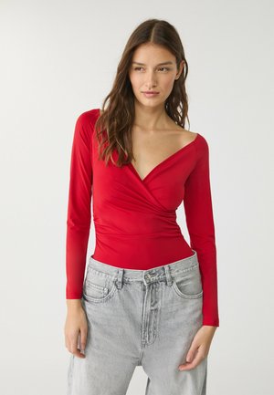 Stradivarius GATHERED CROSSOVER - Maglietta a manica lunga - red