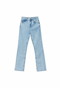 Jeans de mezclilla azul claro con un diseño de pierna recta, que incluyen un cierre de botón, bolsillos frontales y textura de lavado ligero. Sin adornos.