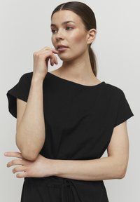 b.young BYPandinna - Jerseykleid - black