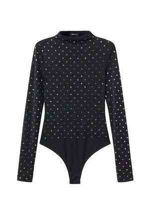 Body lungo nero a maniche lunghe con colletto alto, decorato con borchie metalliche di varie dimensioni, che conferiscono un aspetto texturizzato e riflettente.