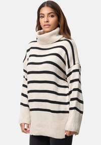 Elara Maglione - beige
