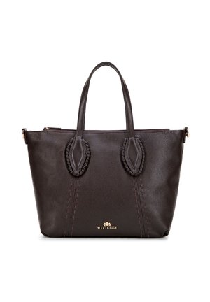 Borsa tote in pelle marrone con manici doppi, superficie testurizzata, cuciture decorative e un dettaglio dorato del logo alla base. Chiusura con zip nella parte superiore.