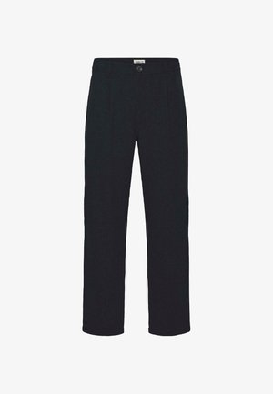 Pantalons noirs en tissu tissé, présentant une coupe droite, des plis sur le devant, une fermeture à un bouton et des poches latérales.