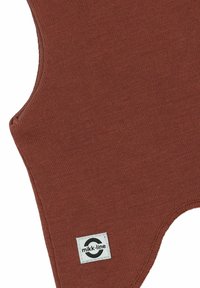 Brun strikket beklædning med en glat tekstur, prydet med et buet design og et hvidt mærke med "mikk-line" logo.