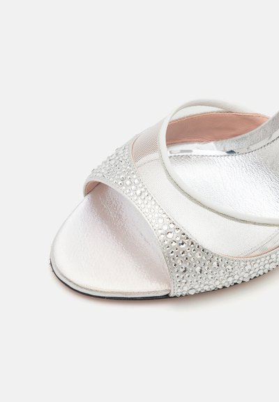 GEDEBE ISABELI MULE  - Mules à talons - white