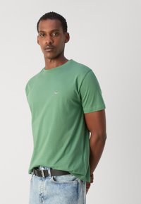GANT PRINTED ARCHIVE SHIELD - T-shirt basique - dried forest
