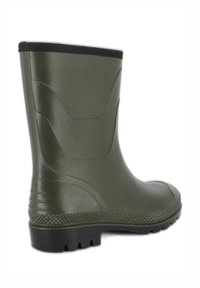 Groene rubberen laars met een gladde afwerking, ronde neus en gestructureerde zool. Heeft een flexibele bovenrand en een schuin paneelontwerp aan de zijkant.