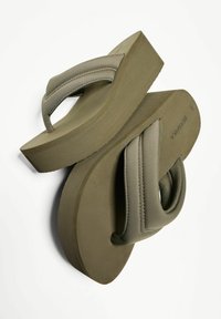 Thumbnail Image 6