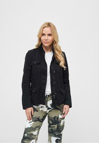 Unselected, black