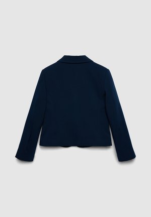 Blazer blu navy con silhouette aderente, colletto a risvolto, maniche lunghe e tessuto dalla texture liscia. Schiena pulita senza decorazioni.