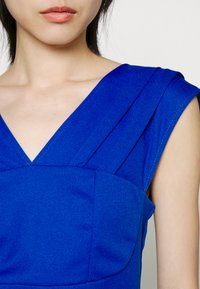 WAL G. JEFRIN BODYCON - Cocktail φόρεμα / Φόρεμα για πάρτι - electric blue