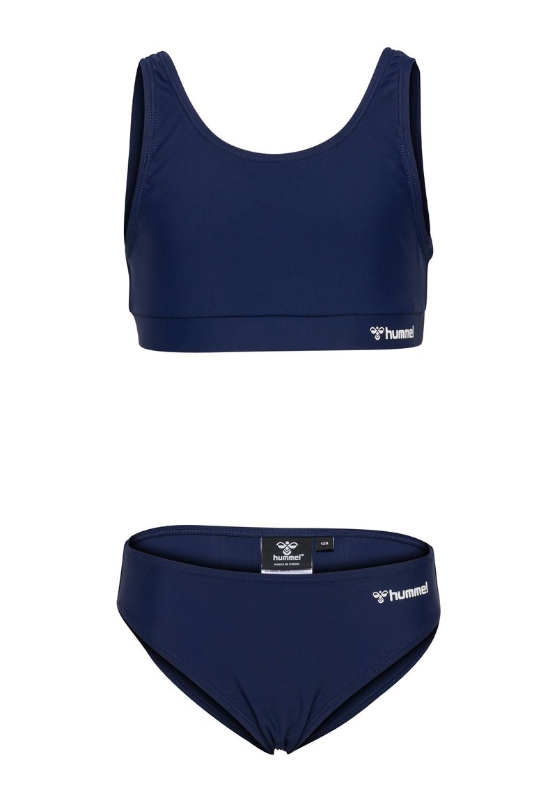 Zestaw bikini w kolorze granatowym, składający się z topu i dolnej części, wykonany z gładkiego, elastycznego materiału. Prosty design z akcentem w postaci logo na obu częściach.