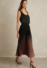 Reiss REGULAR FIT MARLIE czarny