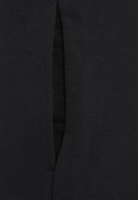 Fila BÜLTOW - Short - black beauty