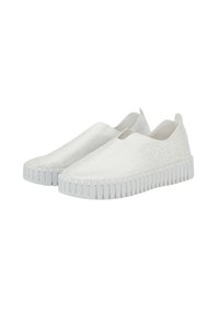 Weiße Slipper mit einem strukturierten Mesh-Obermaterial, gerillter Gummisohle und minimalistischem Design ohne sichtbare Schnürsenkel oder Akzente.