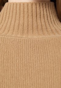WEEKEND MaxMara Sweter