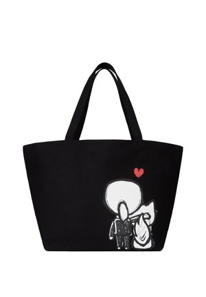 Geantă neagră tip tote cu o ilustrație grafică ce reprezintă două figuri, una dintre ele ținând o geantă, cu un detaliu în formă de inimă roșie. Fabricată dintr-un material rezistent.