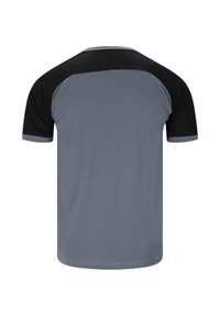 Kortärmad sporttröja med grå kropp, svarta axlar och kontrasterande kant. Slät textur och en avslappnad passform.